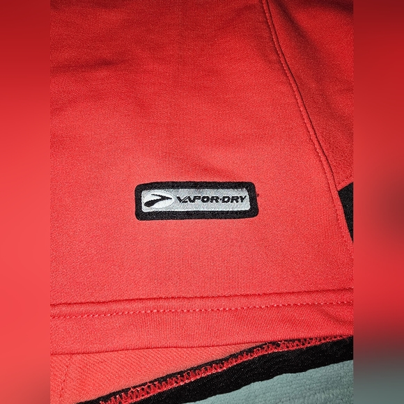 Brooks Women's Medium Athletic Vapor-Dry Red 1/4 Zip Pullover Long Sleeve Shirt - Picture 2 of 13